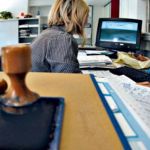 Ξεκίνησε στην Κοζάνη η θανάτωση 2.500 βιζόν που βρέθηκαν θετικά στον κορωνοϊό