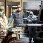 Αύριο το μεσημέρι ξεκινούν οι εμβολιασμοί για τον πρωθυπουργό, την ΠτΔ και τους πολιτικούς ηγέτες
