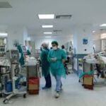 Κορονοϊός: 21.863 κρούσματα σήμερα, 359 διασωληνωμένοι, 56 θάνατοι- 606 στην Περιφέρεια