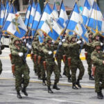 Πτολεμαΐδα: 22χρονη πλησίασε 82χρονη και με την πρόφαση να της προσφέρει βοήθεια και με τη μέθοδο του εναγκαλισμού, κατάφερε να αφαιρέσει από το λαιμό της, 2 χρυσές αλυσίδες και ένα χρυσό σταυρό, συνολικής αξίας περίπου 1.500 ευρώ