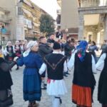 Καλλιόπη Βέττα- Βουλευτής Κοζάνης: Η γυναικεία φωνή στη Φιλαρμονική Ορχήστρα “Πανδώρα”