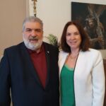 Συμβολική  κίνηση  αγάπης,  αισιοδοξίας  και  ελπίδας από  το   Επιμελητήριο και τον Εμπορικό  Σύλλογο  Κοζάνης