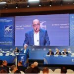 Γιατί τα δάχτυλα μένουν κολλημένα στον πάγο;