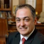 Ελεύθεροι επαγγελματίες: Πώς και πότε θα καταργηθεί το τεκμαρτό εισόδημα