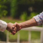 Σύγκρουση δήμων – κυβέρνησης για τον έλεγχο των αδειών δόμησης