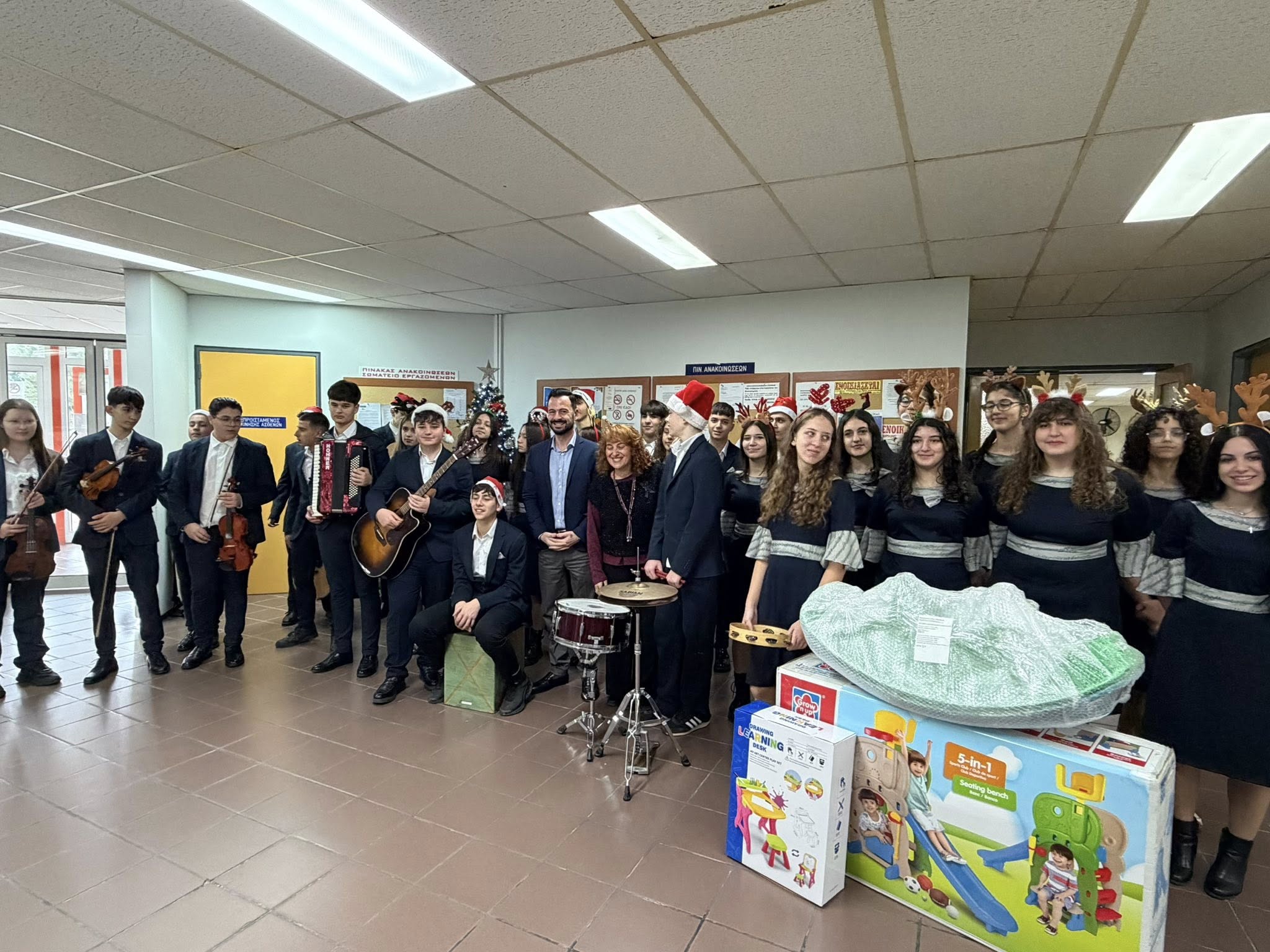 Χριστουγεννιάτικη νότα προσφοράς στο Μποδοσάκειο Νοσοκομείο