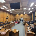 Χριστουγεννιάτικες μελωδίες από τη Χορωδία του Γυμνασίου Σερβίων στο Δημαρχείο