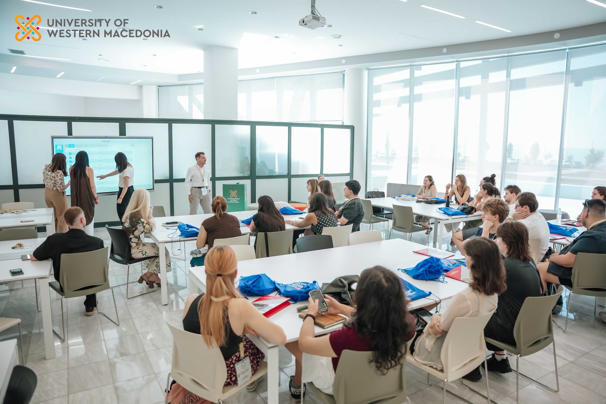 Όταν η ελληνική γλώσσα γίνεται γέφυρα με τον κόσμο