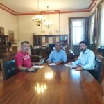 Δήμος Κοζάνης: Υπεγράφη η σύμβαση για την κατασκευή διαχωριστικών ασφαλείας στο Κλειστό της Λευκόβρυσης – Γιάννης Κοκκαλιάρης: «Έργα ουσίας και αξίας που ενισχύουν εμπράκτως τις αθλητικές μας υποδομές»