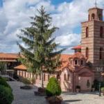Σε πλήρη εξέλιξη οι εργασίες για το ταρτάν στο Δημοτικό Γήπεδο Αιανής – Στα 620.000 ευρώ ο προϋπολογισμός